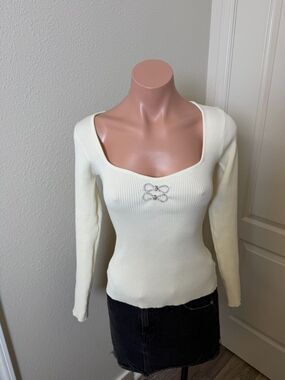 The Workshop Cream Ribbed Long-Sleeve Square Neck Top Decorative Brooch Sz L